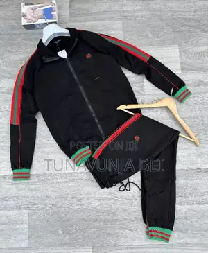 Black Outfit Style Bei Poa