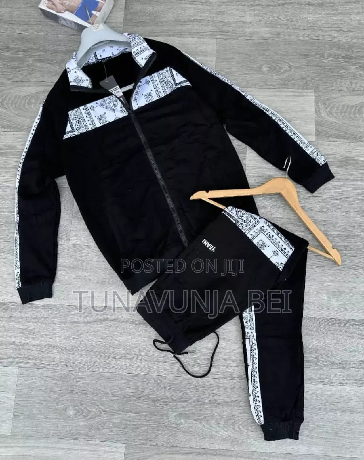 Black Outfit Style Bei Poa