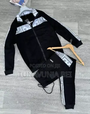 Black Outfit Style Bei Poa