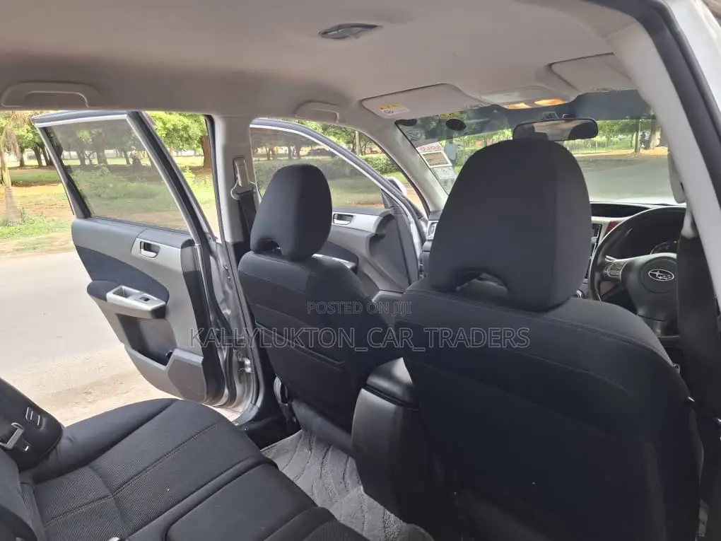 Subaru Forester 2011 Silver