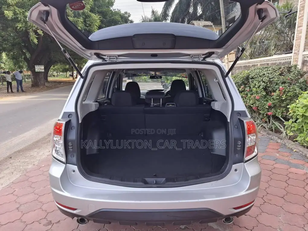 Subaru Forester 2011 Silver