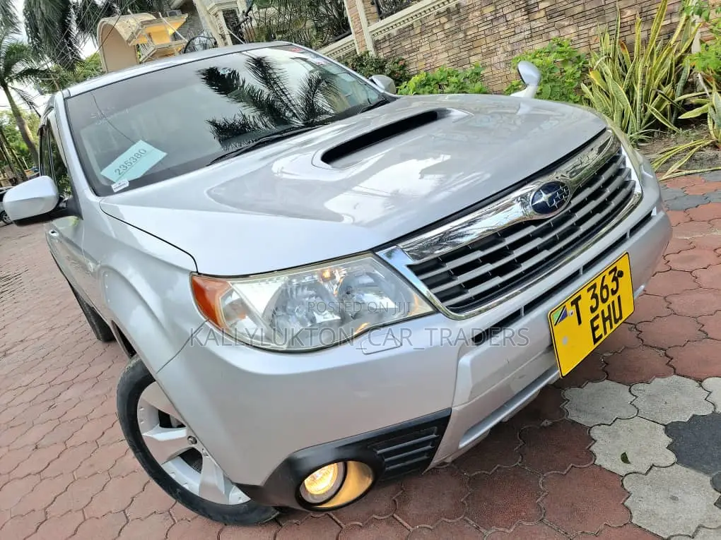 Subaru Forester 2011 Silver