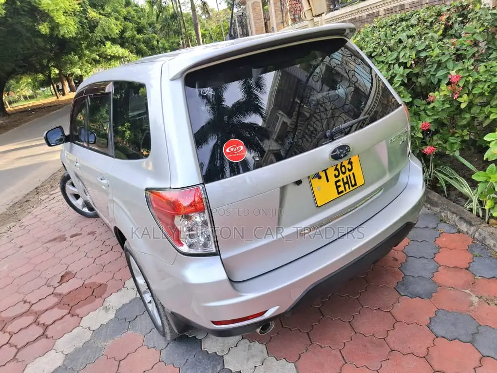 Subaru Forester 2011 Silver