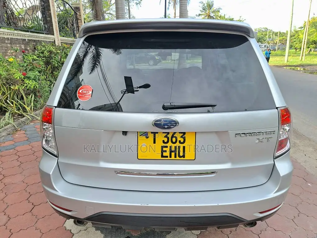 Subaru Forester 2011 Silver