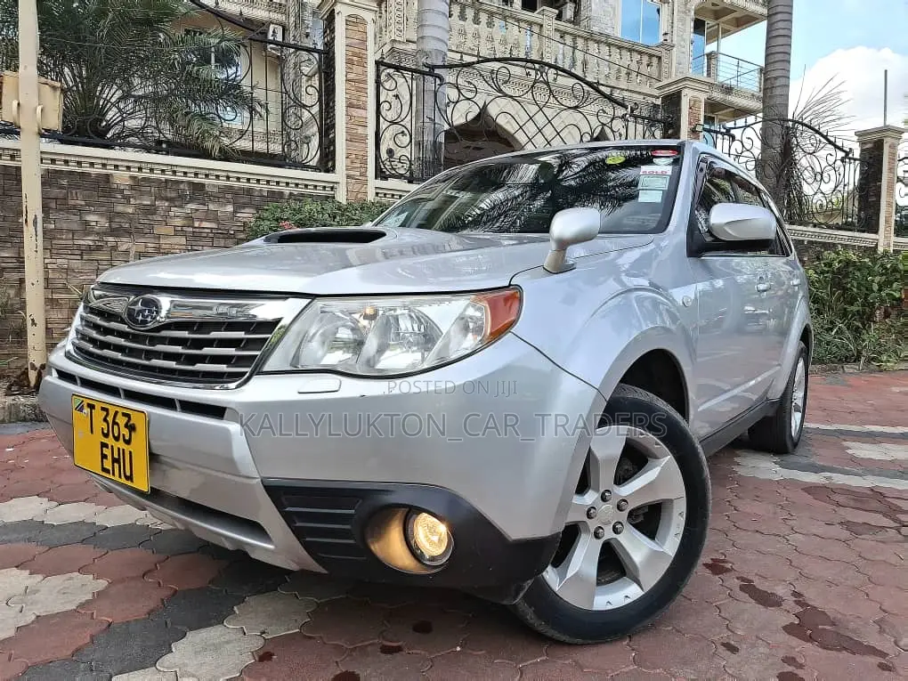 Subaru Forester 2011 Silver