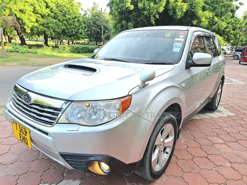 Subaru Forester 2011 Silver