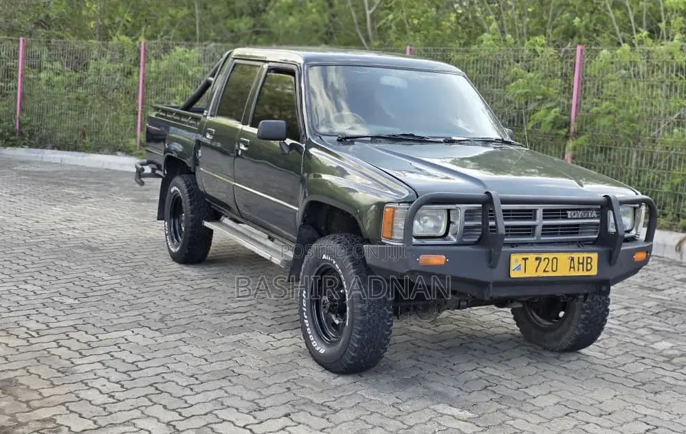 Toyota Hilux 2000 Green