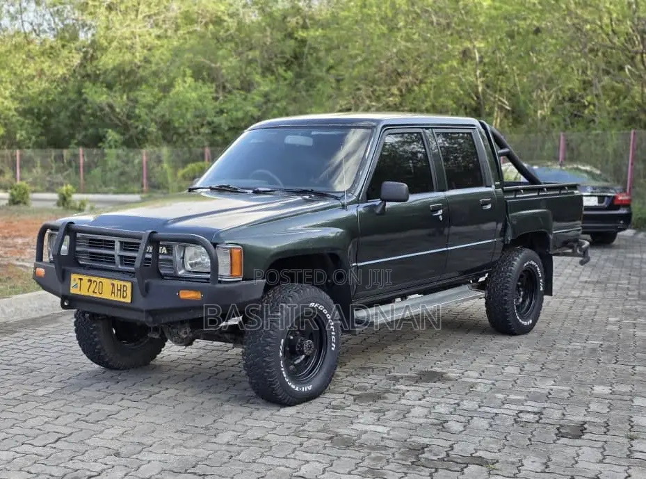 Toyota Hilux 2000 Green