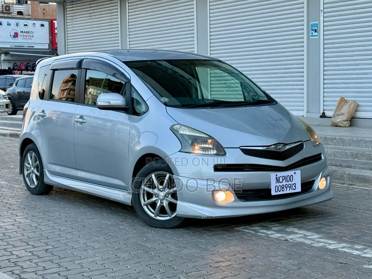 Toyota Ractis 2009 Silver