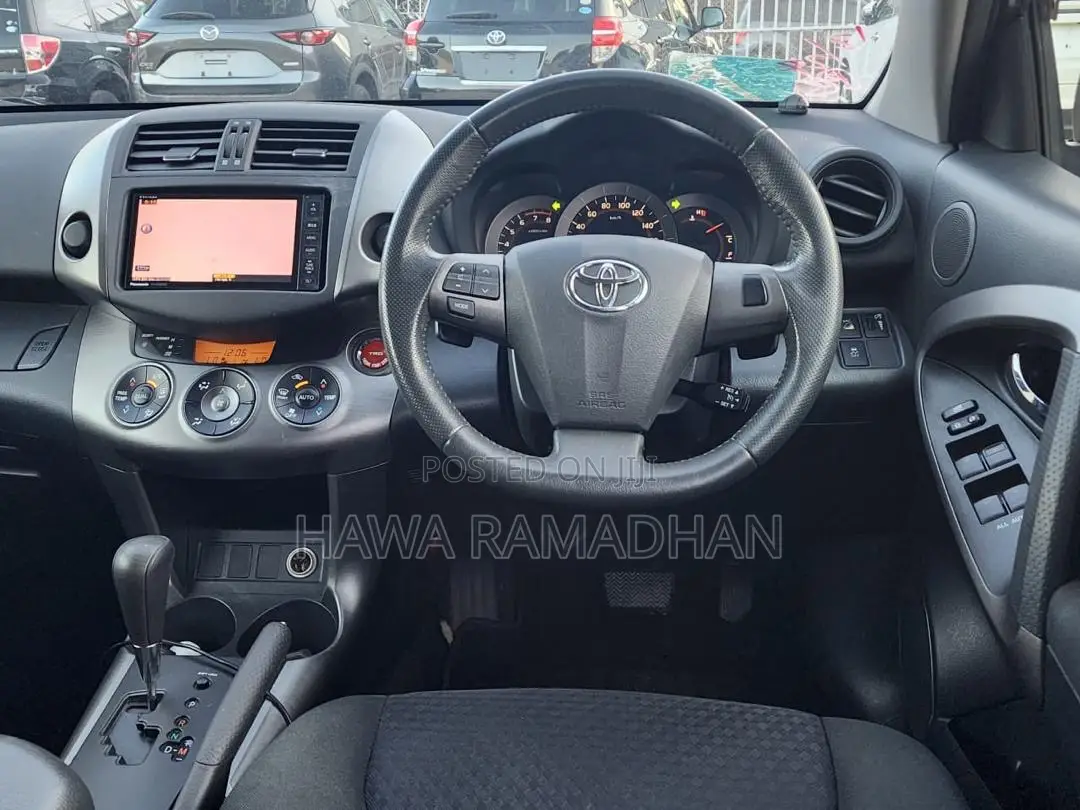 Toyota Vanguard 2012 Black