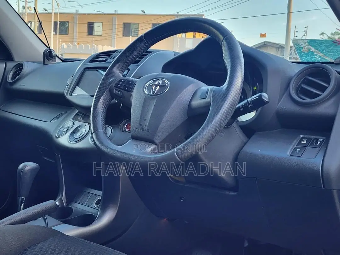 Toyota Vanguard 2012 Black