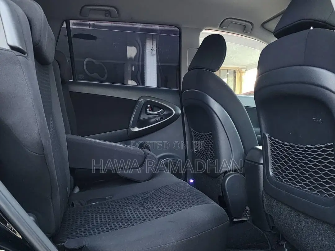 Toyota Vanguard 2012 Black