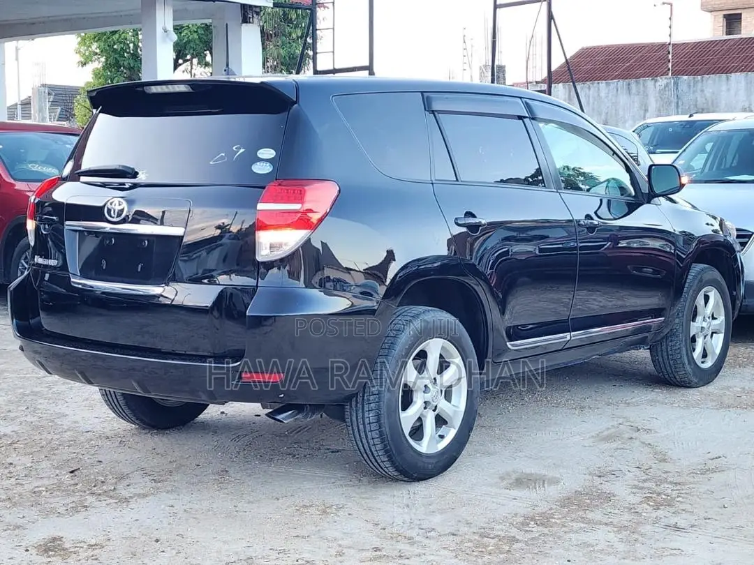 Toyota Vanguard 2012 Black