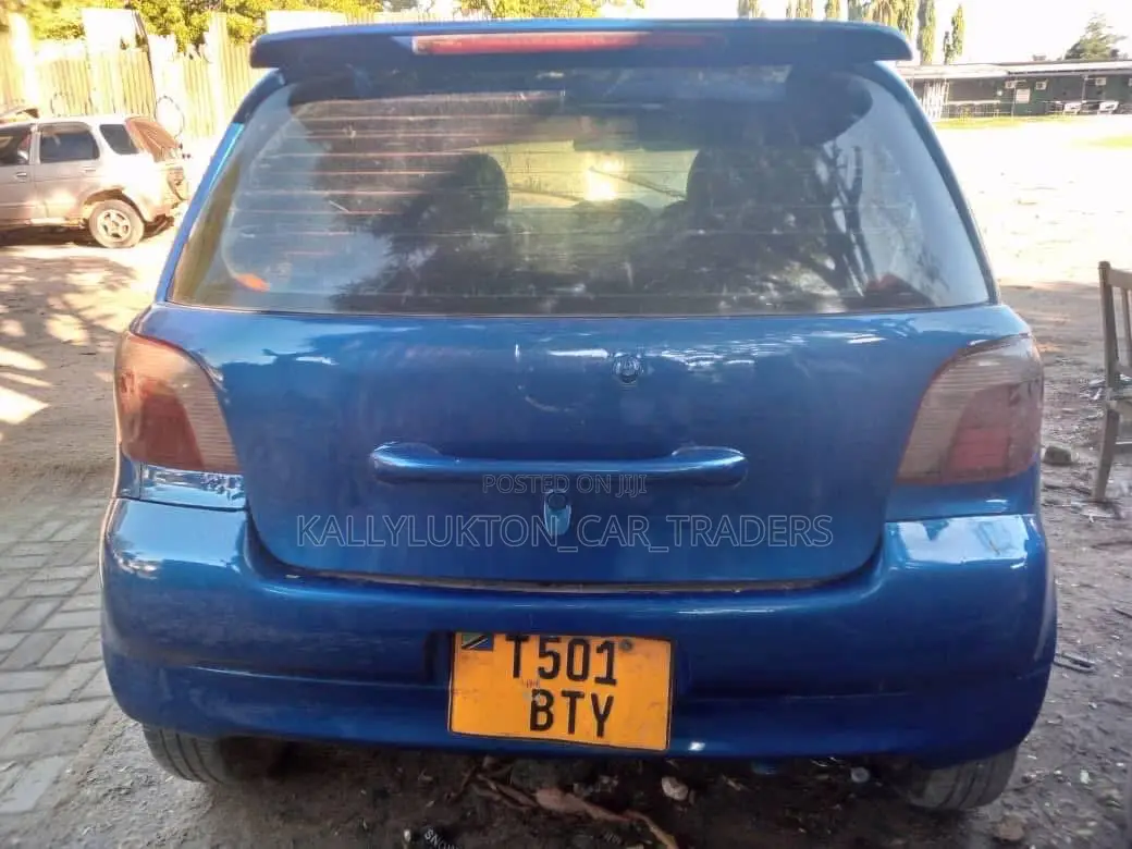 Toyota Vitz 2002 Blue