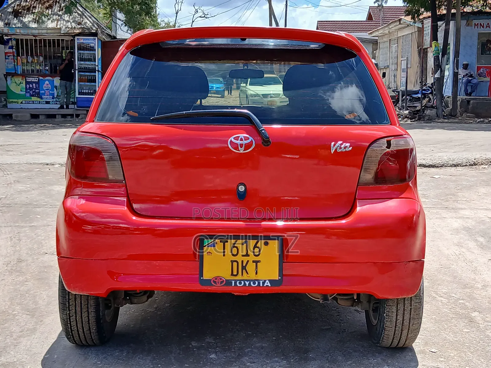 Toyota Vitz 2000 Red