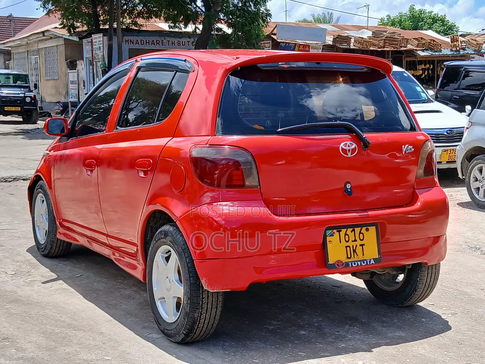 Toyota Vitz 2000 Red