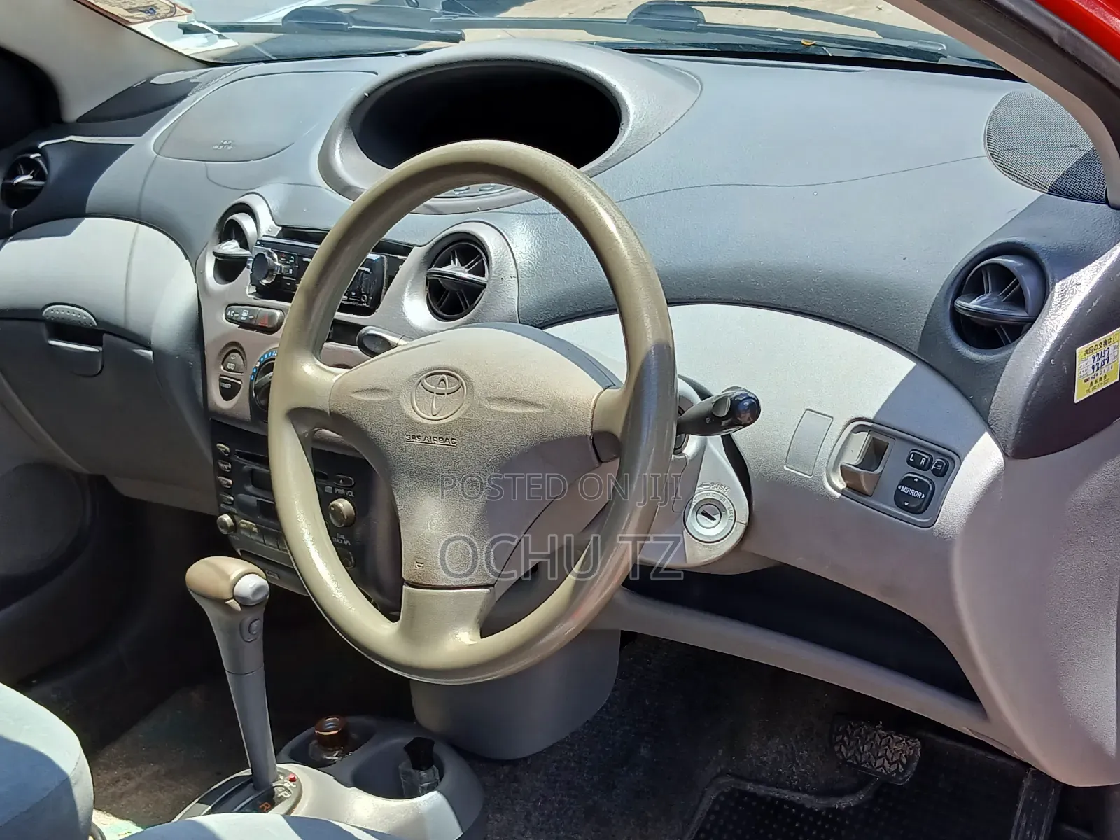 Toyota Vitz 2000 Red