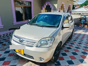 Photo - Toyota Raum 2004 Blue