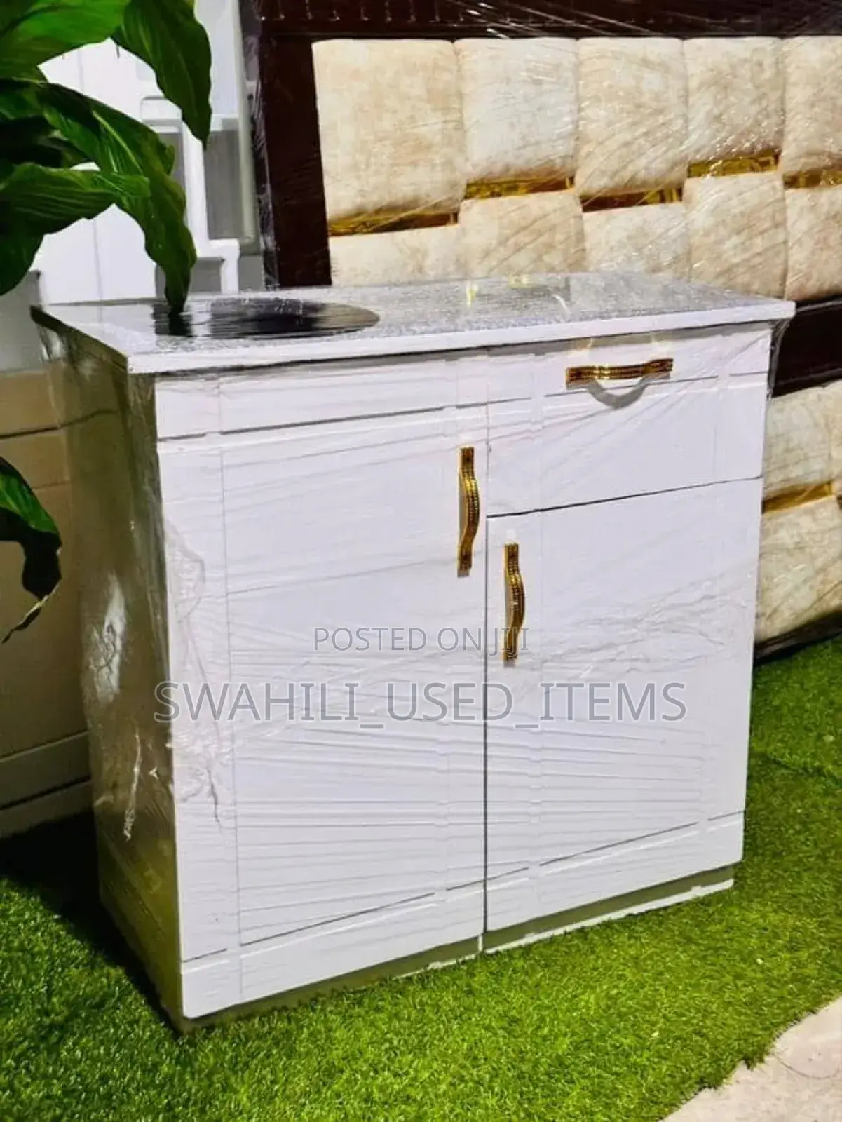 Kitchen Cabinet Nzuri Sana
