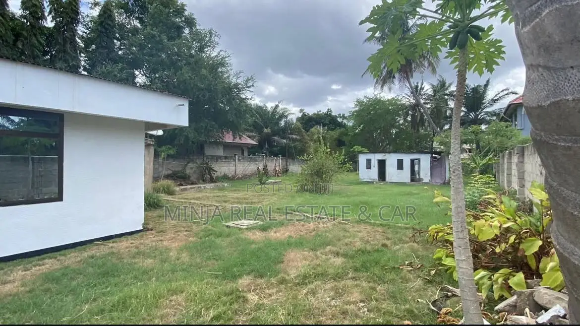 3bdrm House in Mikocheni for sale