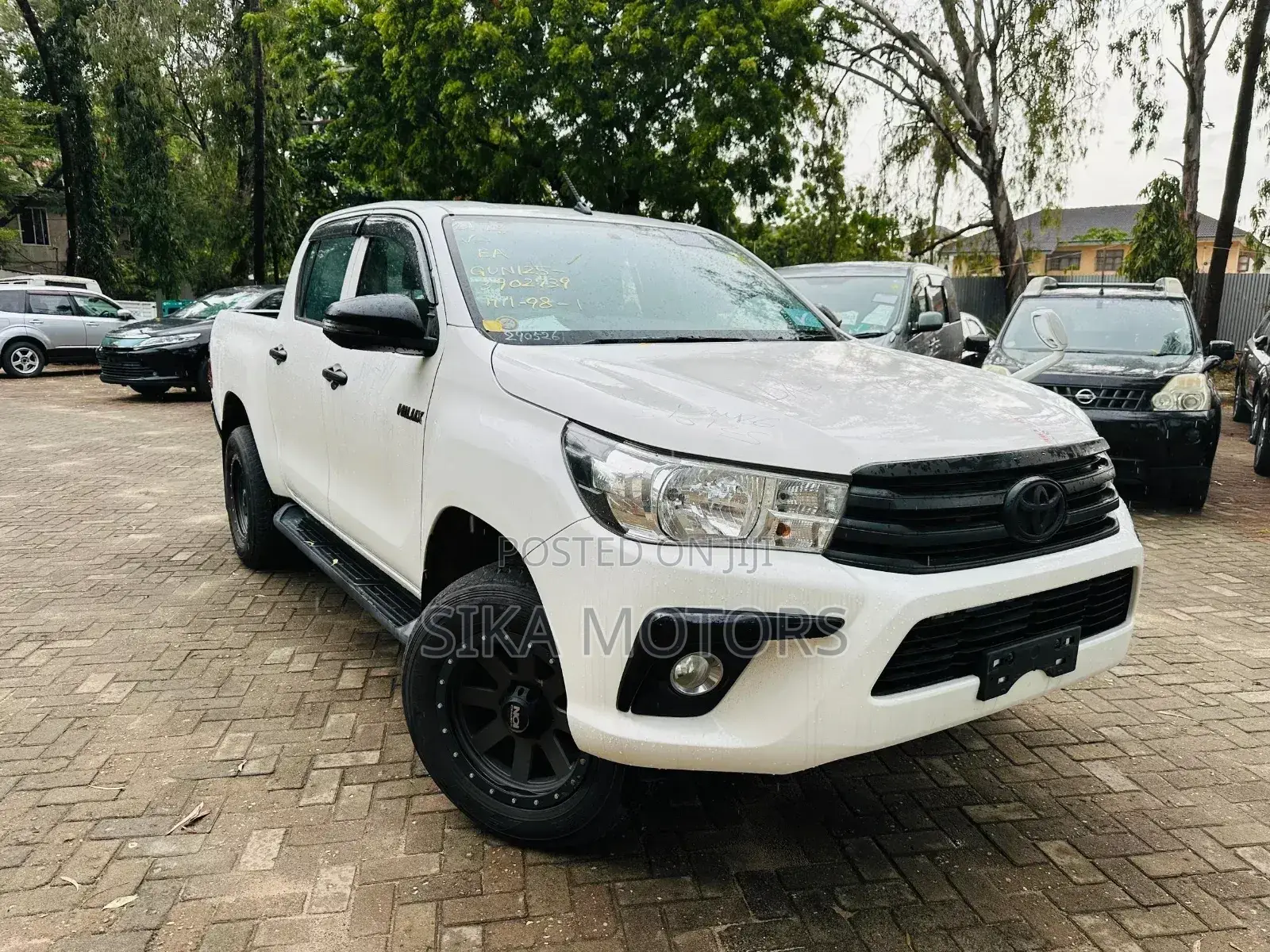Toyota Hilux 2018 White