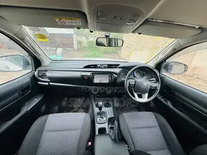Toyota Hilux 2018 White