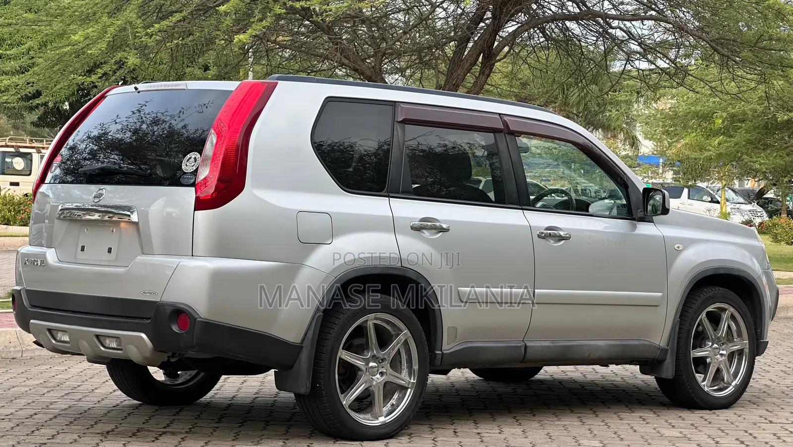 Nissan X-Trail 2.0 Petrol XE 2011 Silver