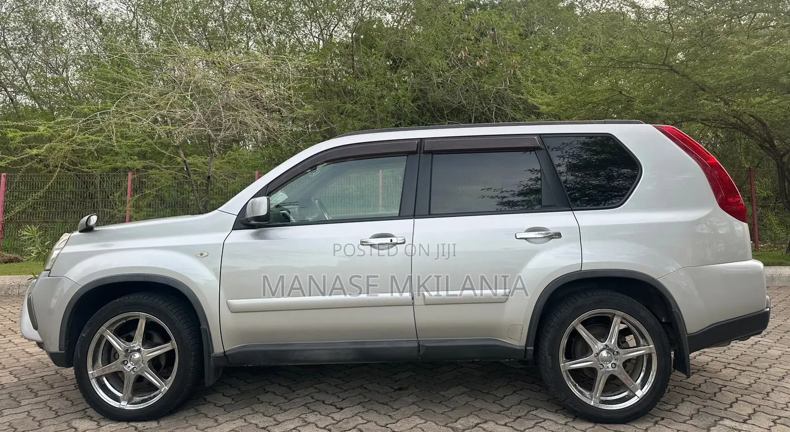 Nissan X-Trail 2.0 Petrol XE 2011 Silver