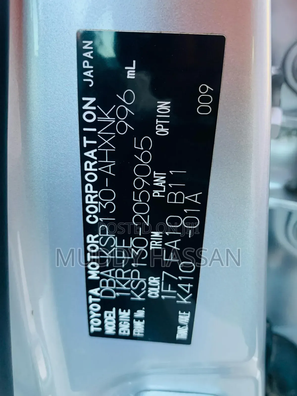 Toyota Vitz 2012 Silver