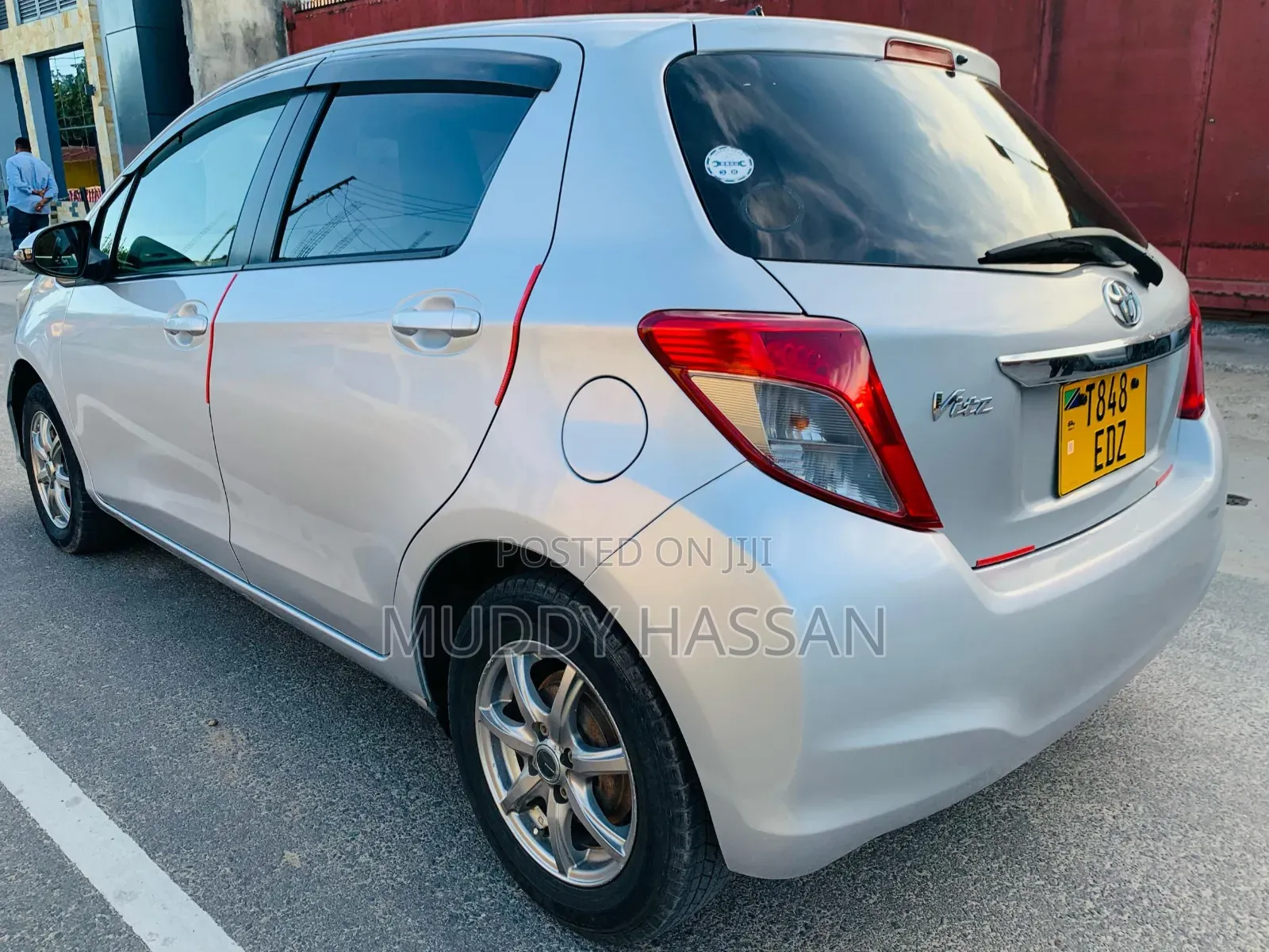 Toyota Vitz 2012 Silver