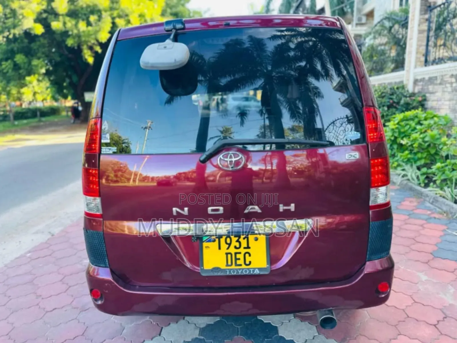 Toyota Noah 2004 Red