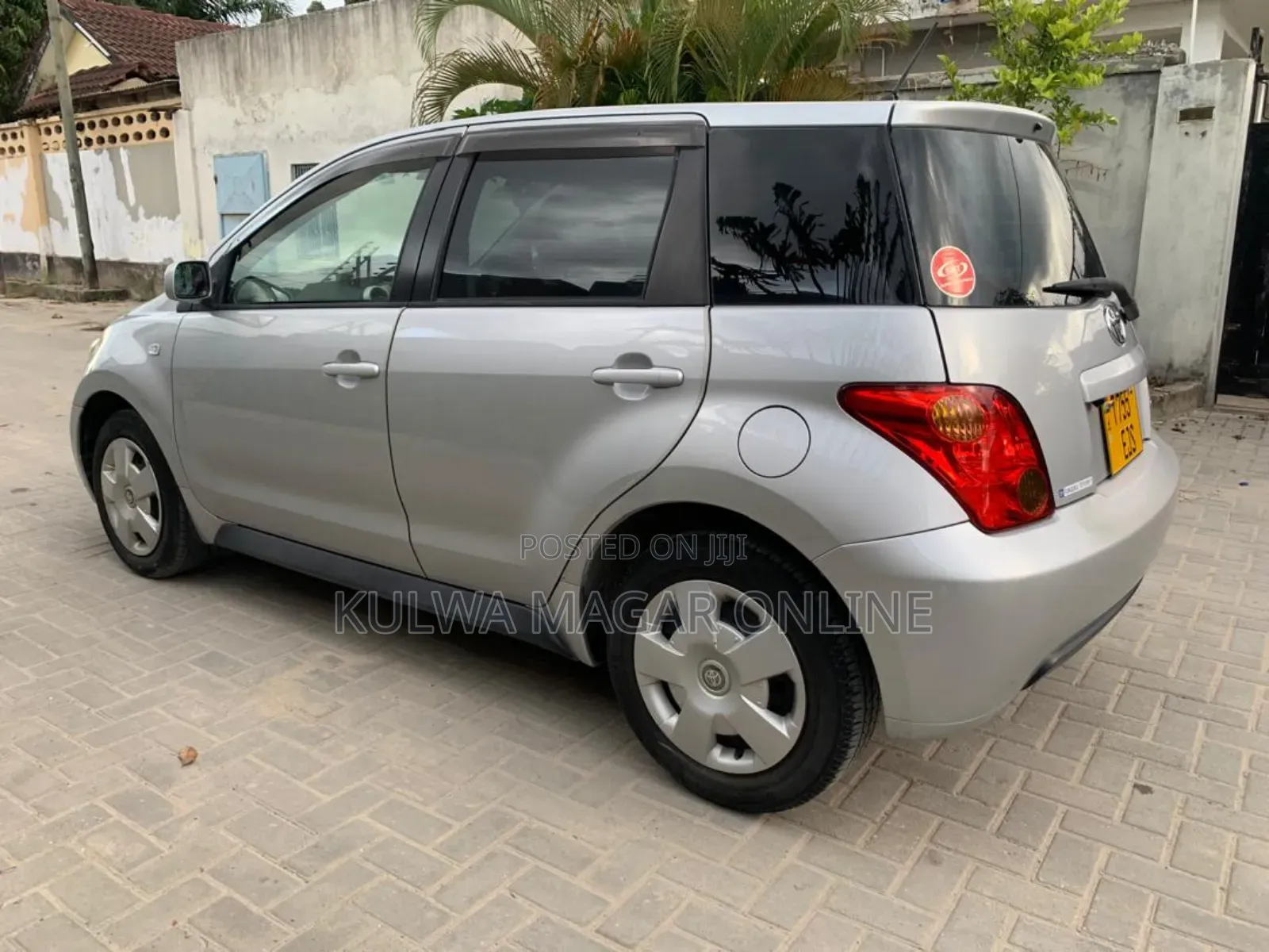 Toyota IST 2004 Silver