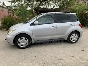 Toyota IST 2004 Silver