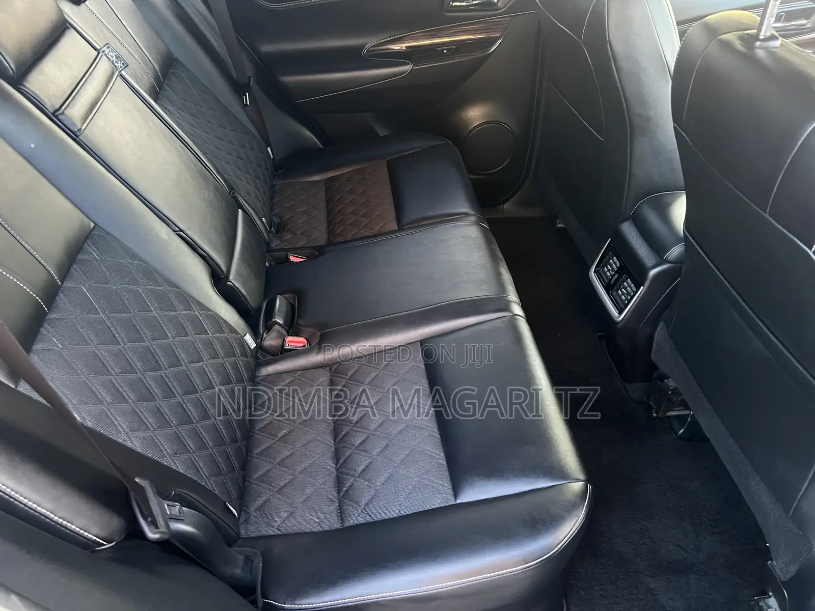 Toyota Harrier 2.0 2015 Black
