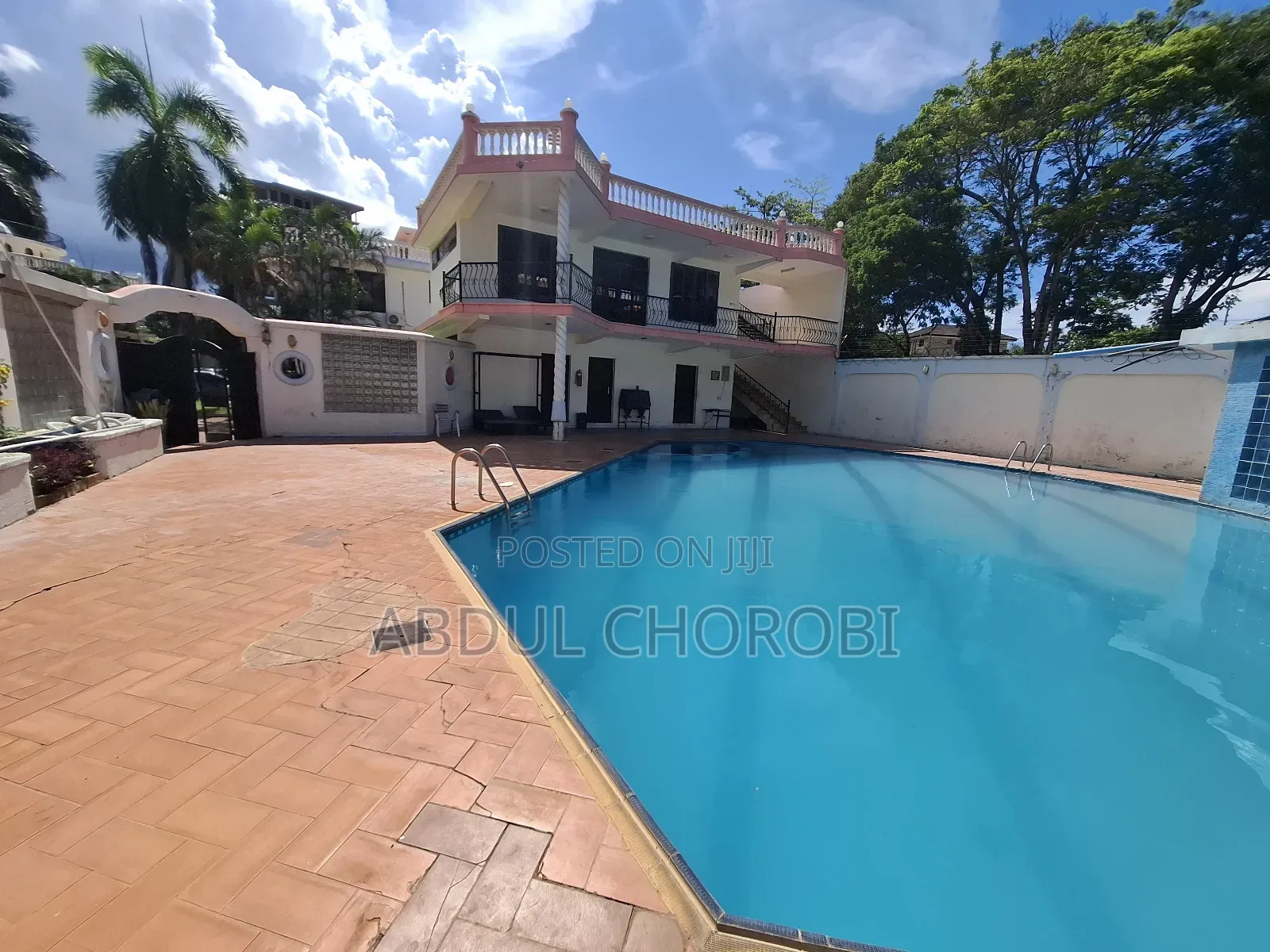 4bdrm Villa in Ada Estate for rent