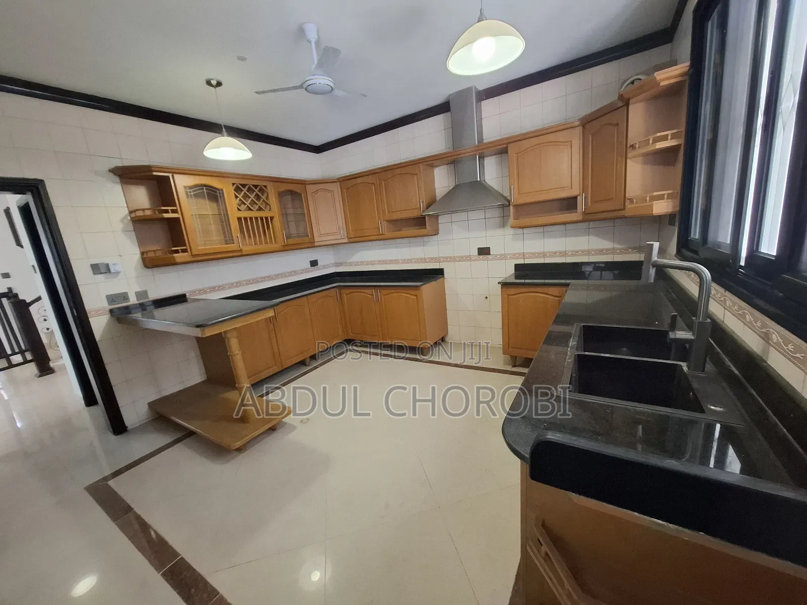 4bdrm Villa in Ada Estate for rent