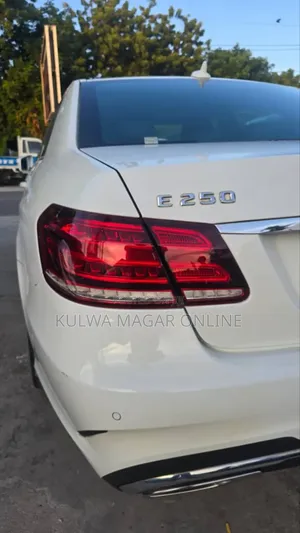 Mercedes-Benz E200 2008 White
