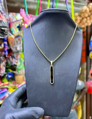 Necklace/ Cheni