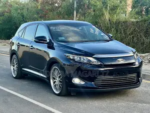 Toyota Harrier 2.0 2015 Black