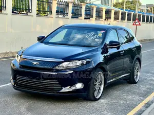 Toyota Harrier 2.0 2015 Black