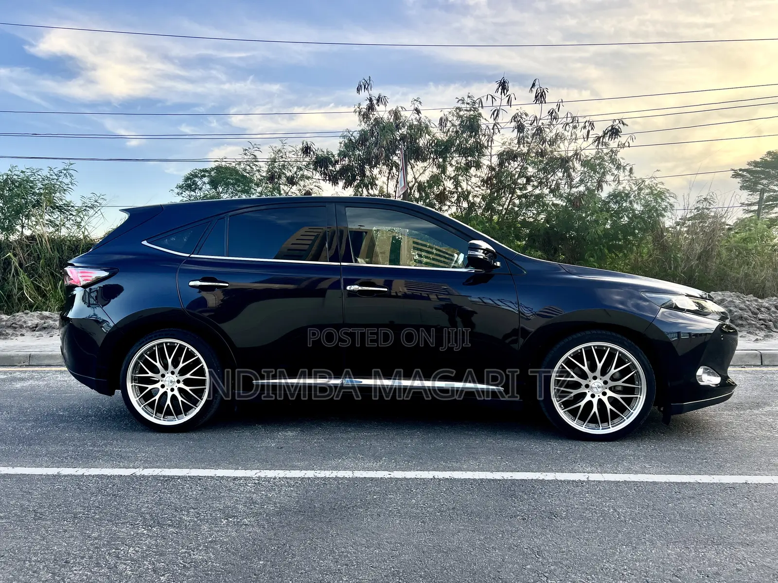 Toyota Harrier 2.0 2015 Black
