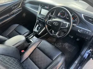 Toyota Harrier 2.0 2015 Black
