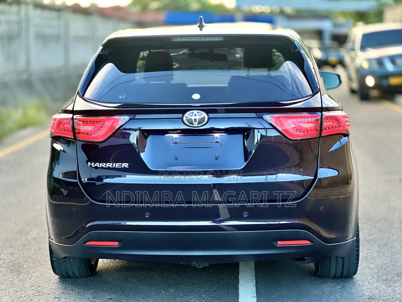Toyota Harrier 2.0 2015 Black