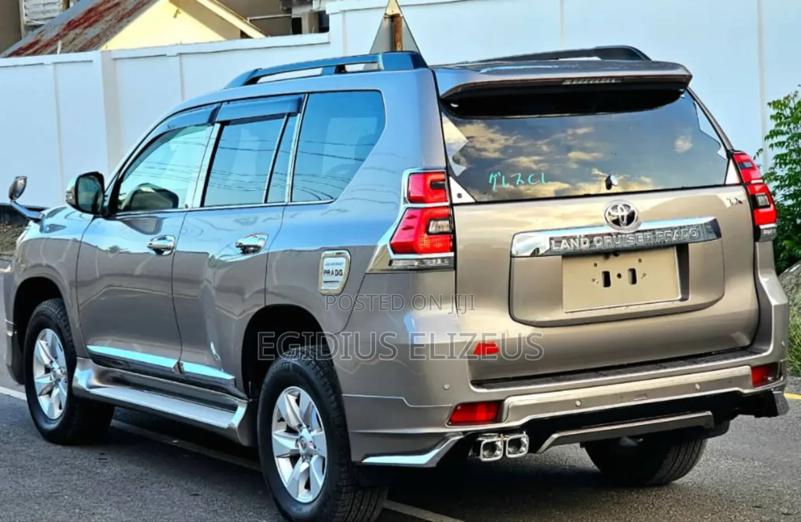 Toyota Land Cruiser Prado 2023 Gold