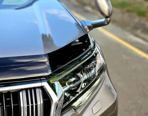 Toyota Land Cruiser Prado 2023 Gold