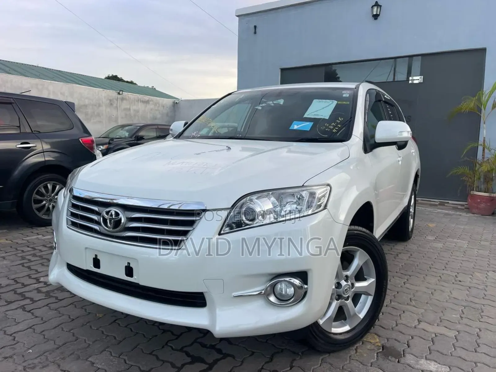 Toyota Vanguard 2011 Pearl