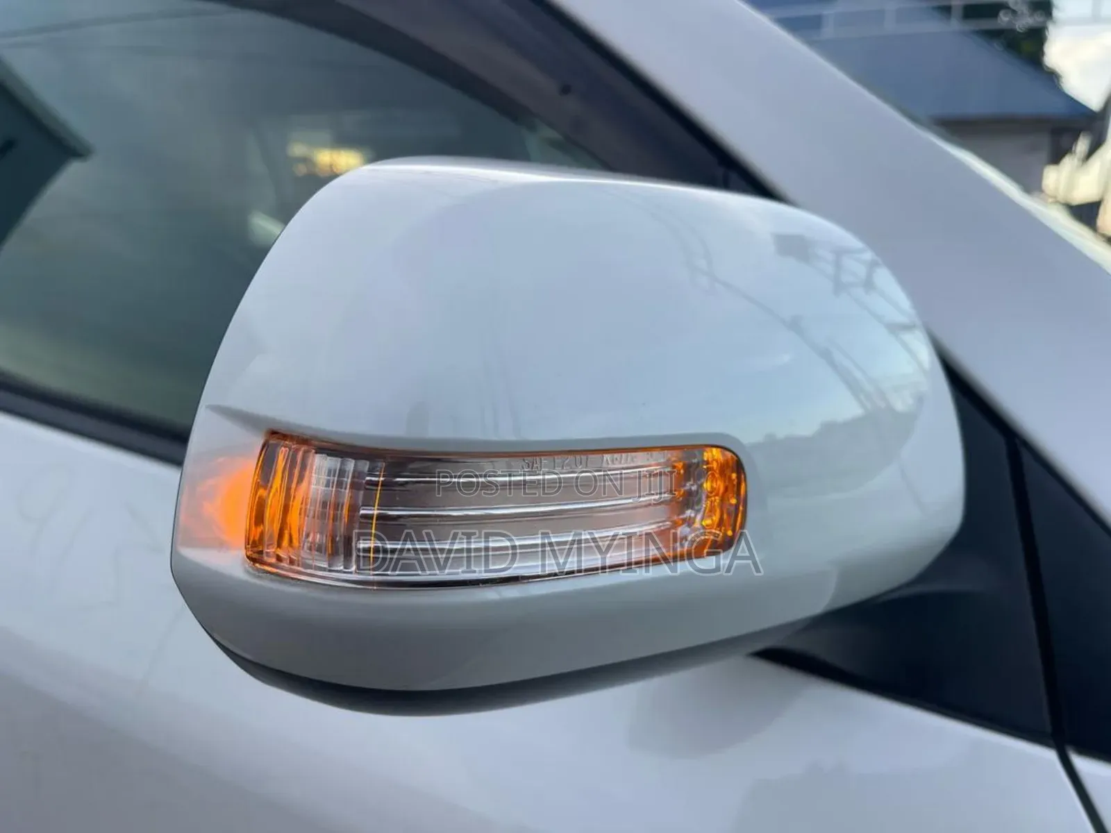 Toyota Vanguard 2011 Pearl