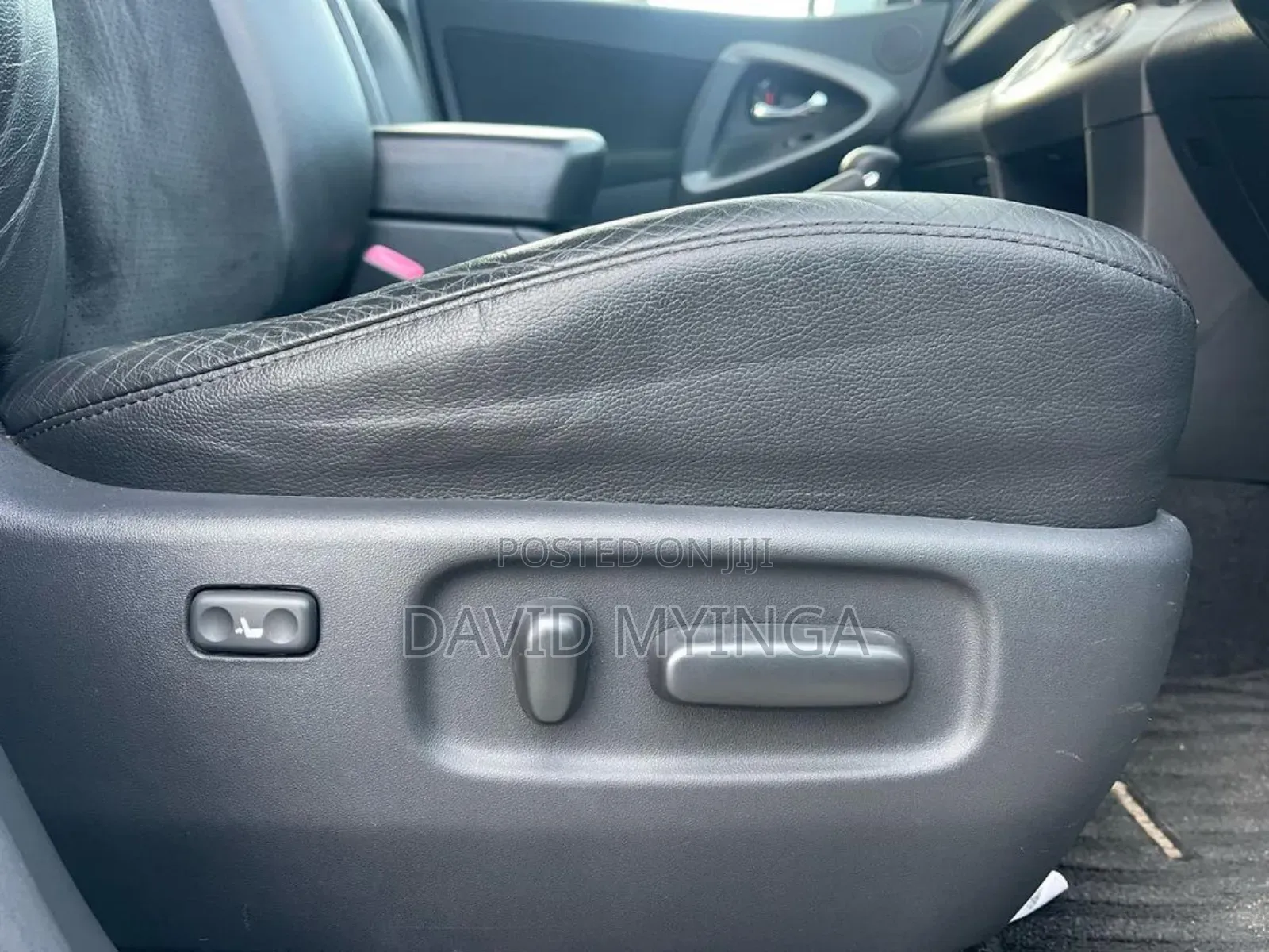 Toyota Vanguard 2011 Pearl