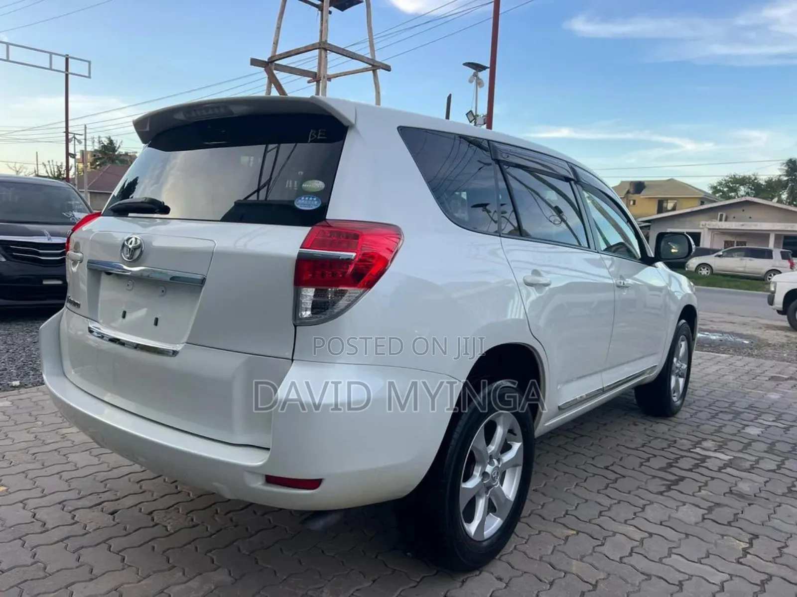 Toyota Vanguard 2011 Pearl
