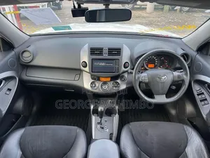 Toyota Vanguard 2011 White
